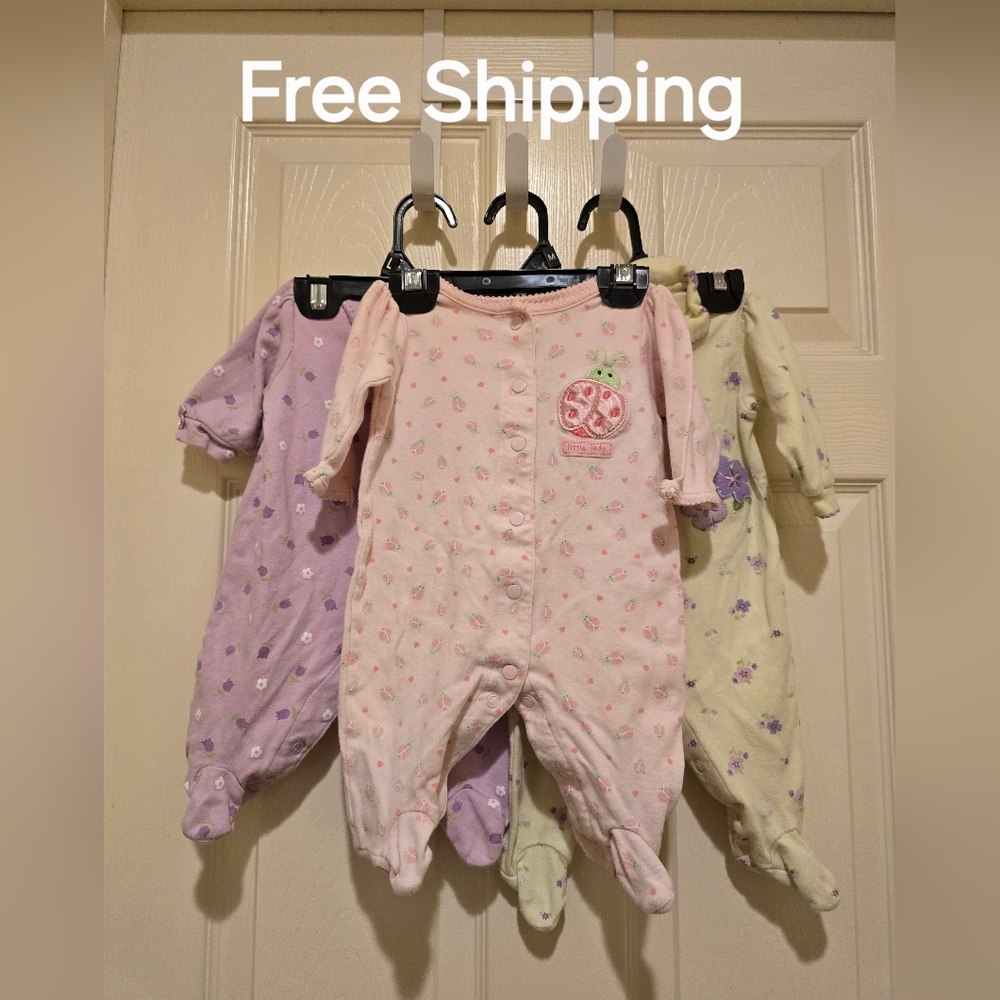 Carter's Infant Girls sleepers outfits onesies bundle of (3) size 3 months mos